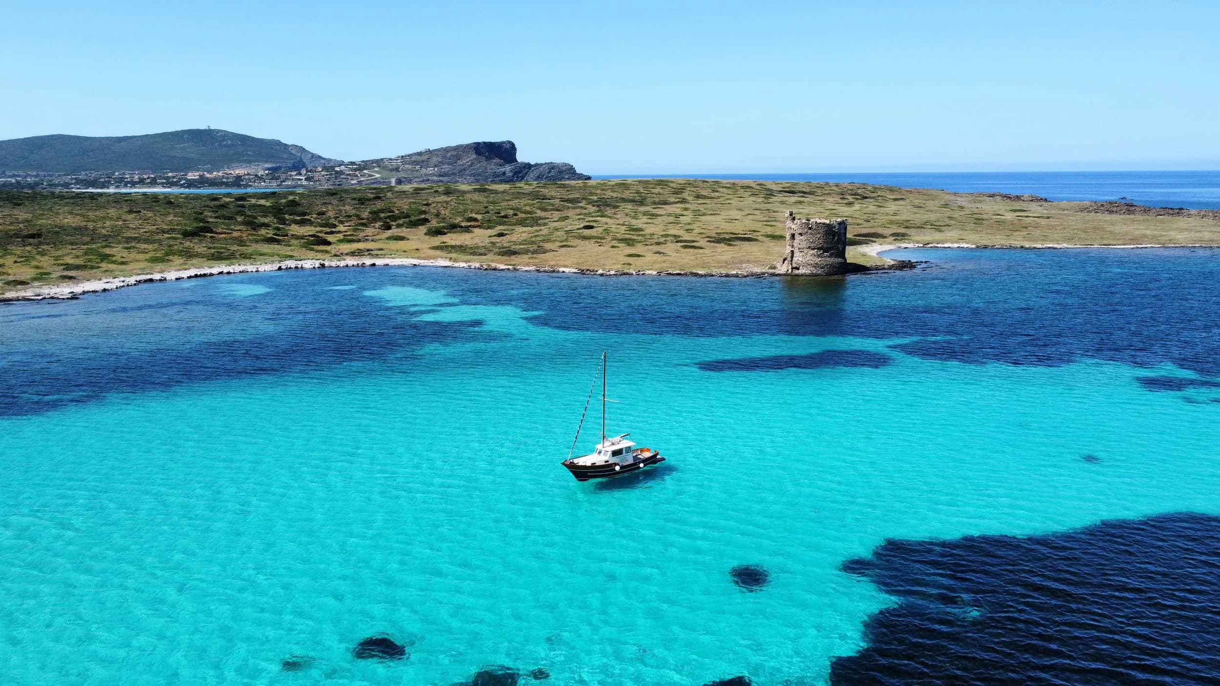 Escursione in barca nel Parco Nazionale dell'Asinara con Cassiopea